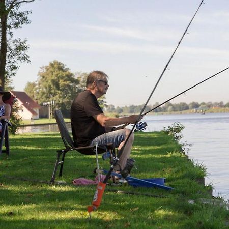 chalet kajuit 418 op 5 sterren camping bergumermeer Hotel Suameer Buitenkant foto