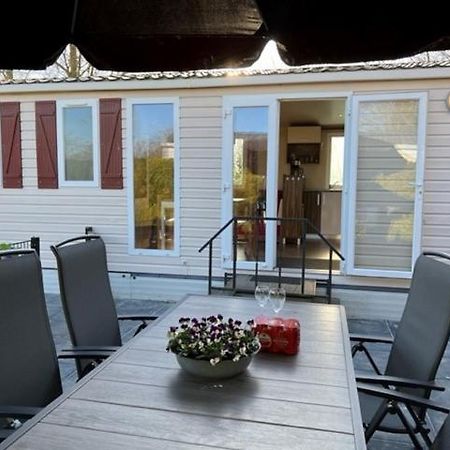 chalet kajuit 418 op 5 sterren camping bergumermeer Hotel Suameer Buitenkant foto