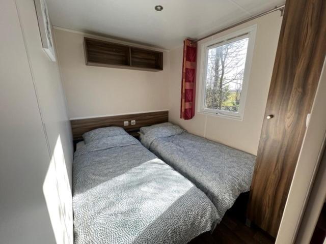chalet kajuit 418 op 5 sterren camping bergumermeer Hotel Suameer Buitenkant foto