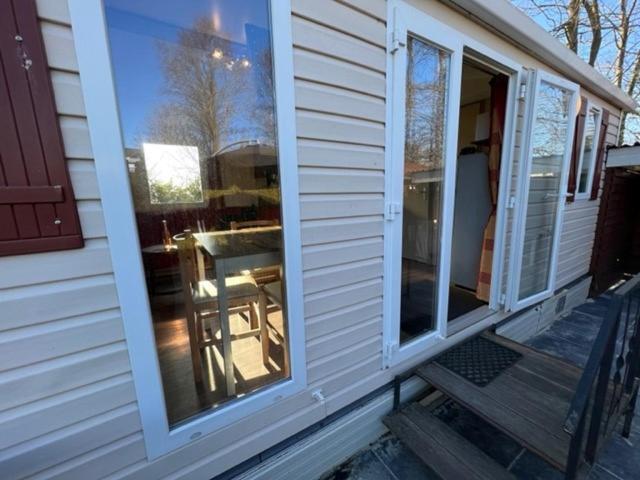 chalet kajuit 418 op 5 sterren camping bergumermeer Hotel Suameer Buitenkant foto