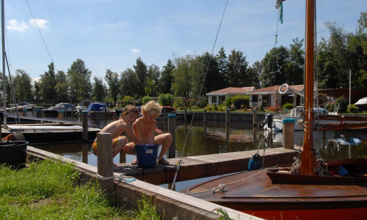 chalet kajuit 418 op 5 sterren camping bergumermeer Hotel Suameer Buitenkant foto