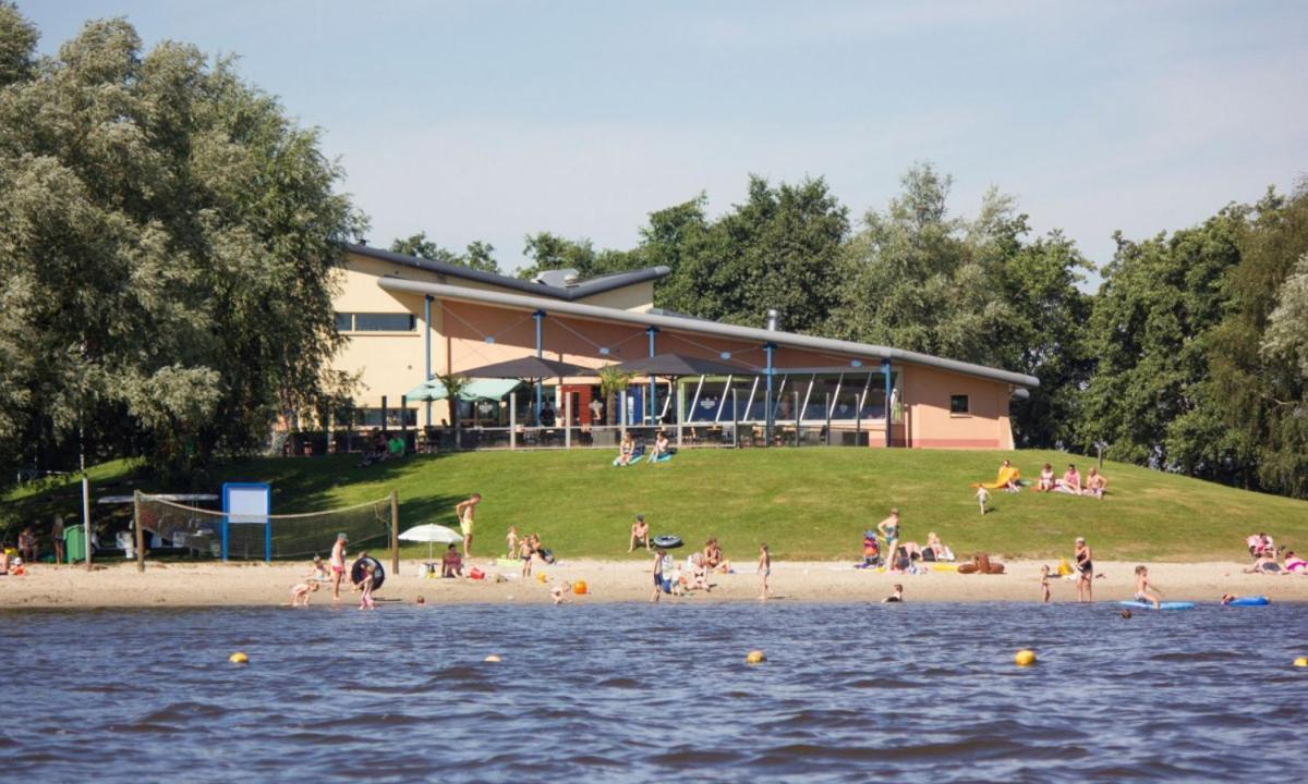 chalet kajuit 418 op 5 sterren camping bergumermeer Hotel Suameer Buitenkant foto