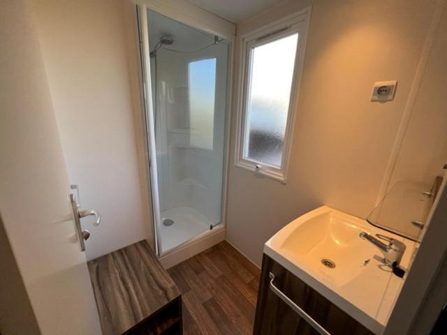 chalet kajuit 418 op 5 sterren camping bergumermeer Hotel Suameer Buitenkant foto