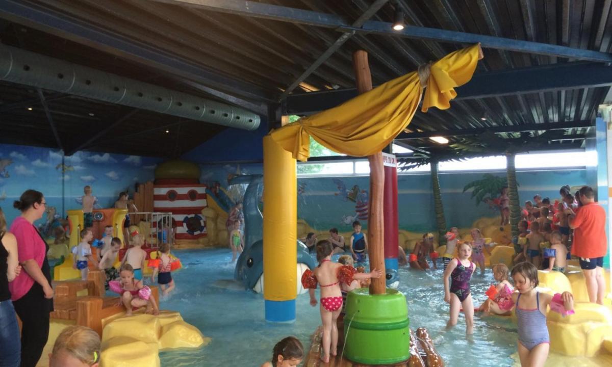 chalet kajuit 418 op 5 sterren camping bergumermeer Hotel Suameer Buitenkant foto